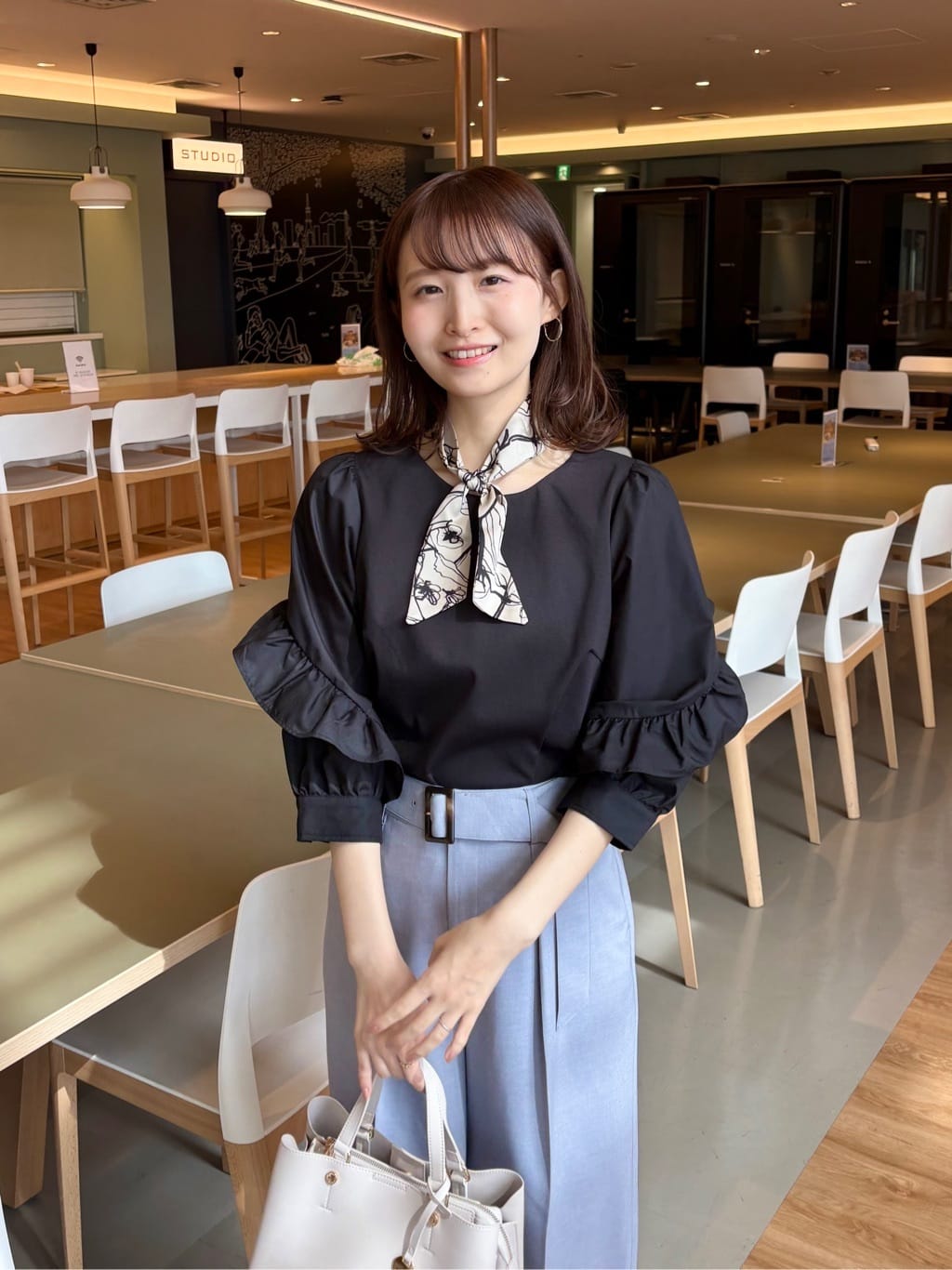 みさかさんの「index｜フリルスリーブドッキングポンチトップス【洗濯機OK】」を使ったコーディネート