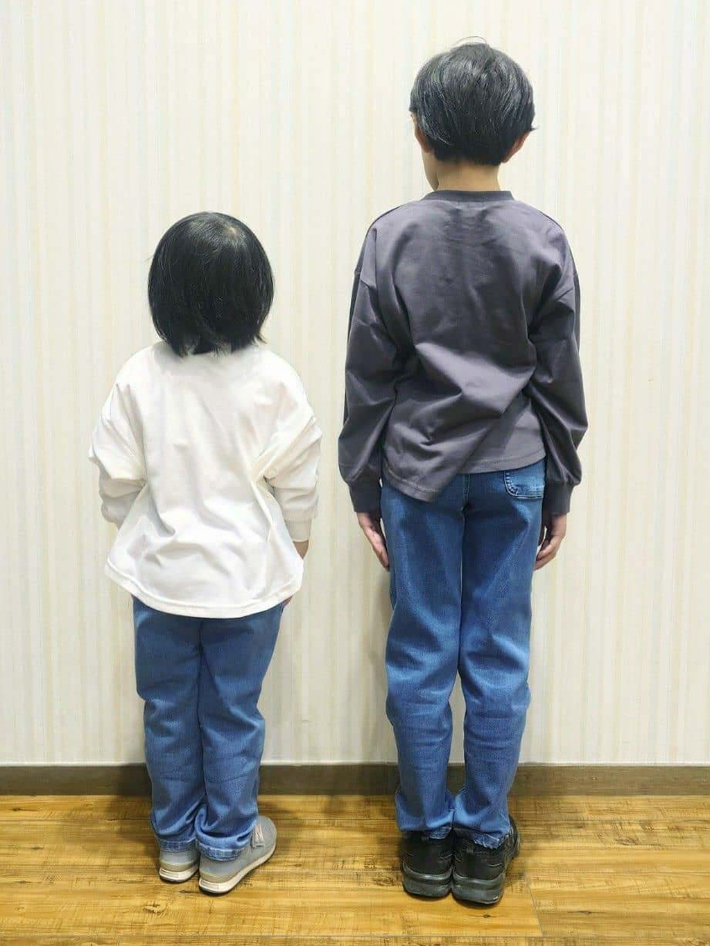 Yuiさんの「SHOO･LA･RUE｜【100-150cm/選べる2柄】プリントアソート裾ラウンドロンT」を使ったコーディネート