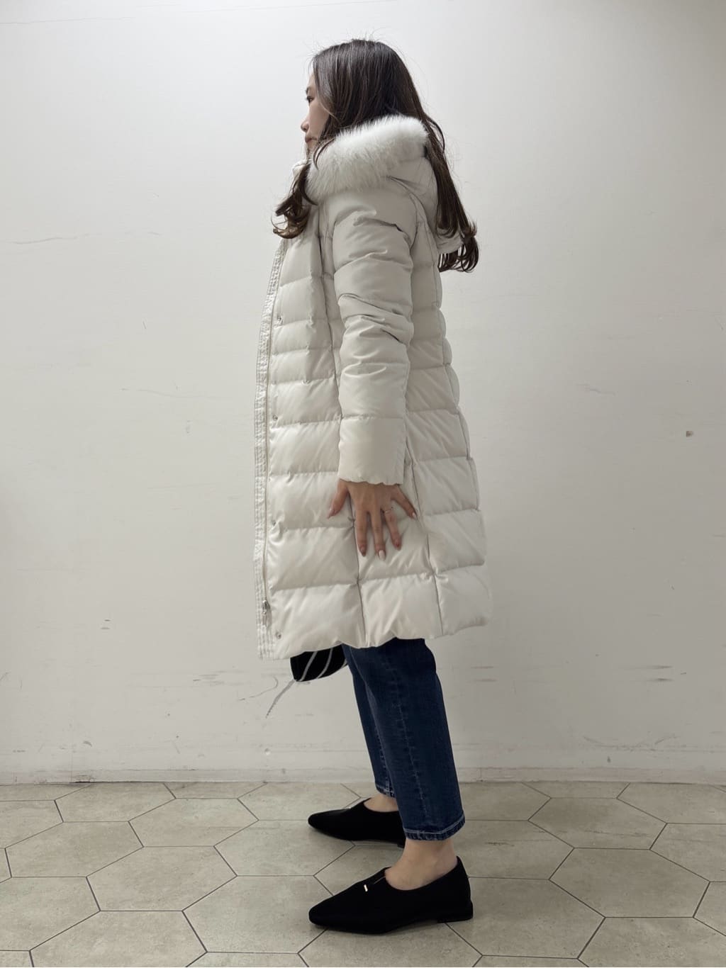 kahoさんの「INDIVI｜【名品／撥水／抗菌防臭】ロング丈リサイクルダウンコート」を使ったコーディネート