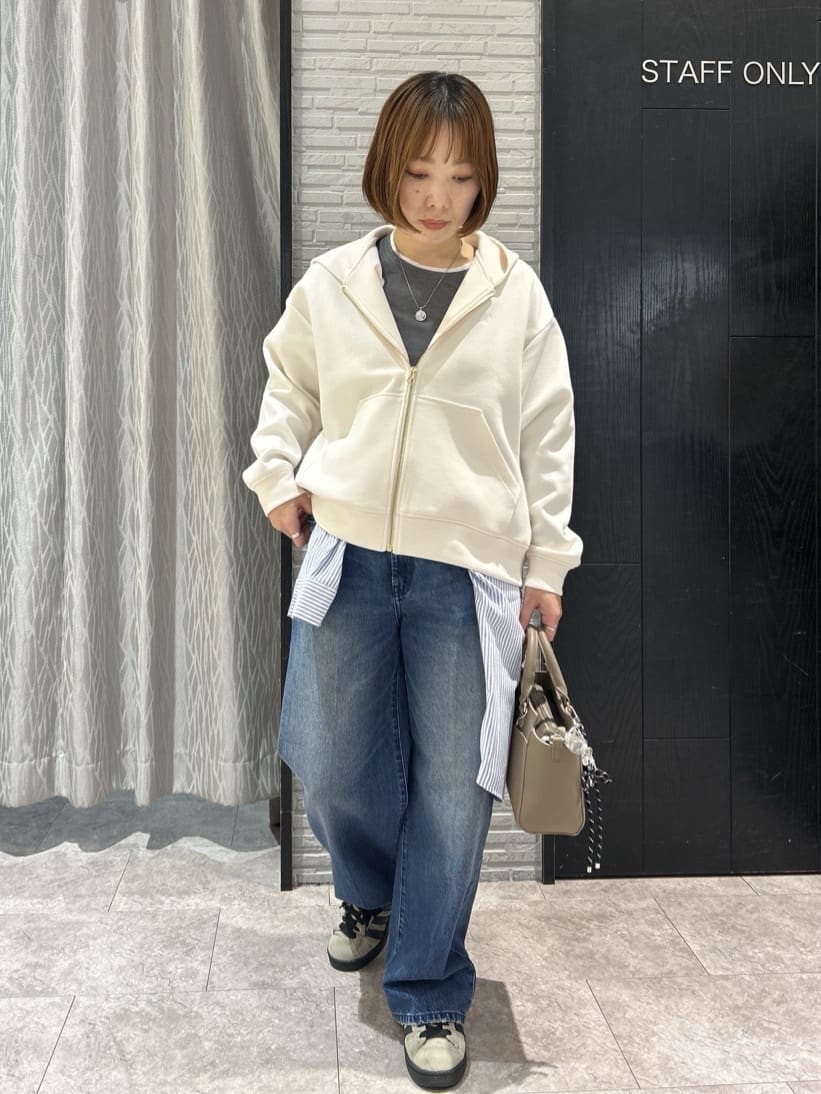ga_riさんの「THE SHOP TK｜ダンボールジップパーカ」を使ったコーディネート