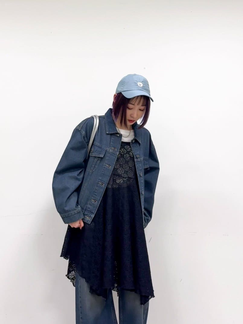 𝐜𝐡𝐢𝐤𝐚さんの「SHOO･LA･RUE｜【SHOO・LA・RUE DENIM】羽織るだけでこなれる　オーバーサイズデニムジャケット」を使ったコーディネート