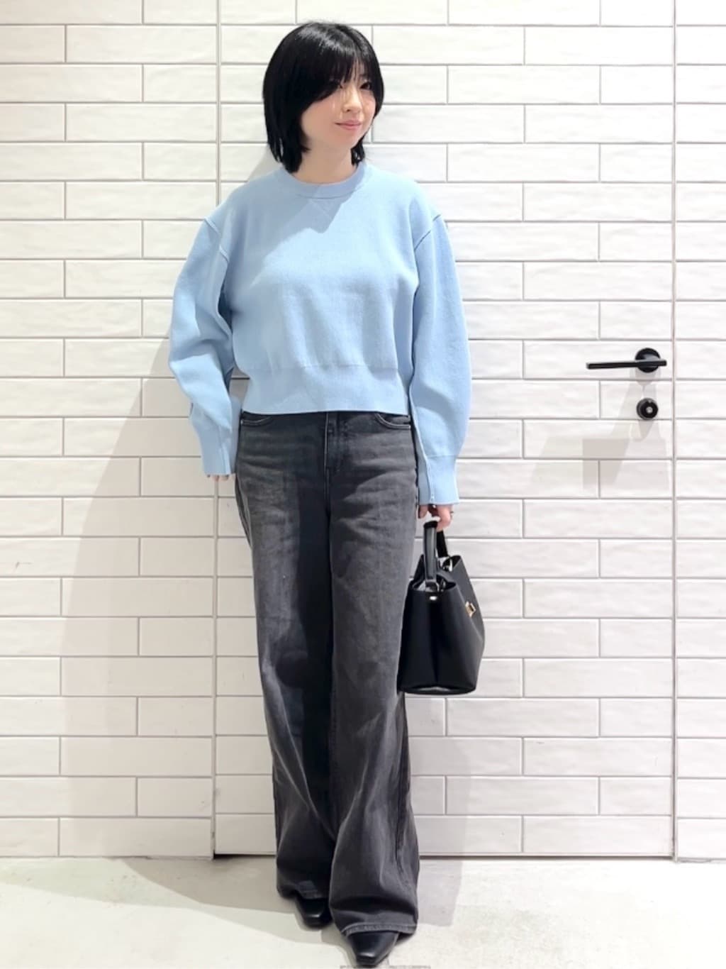 しおりさんの「OPAQUE.CLIP｜スウェットライクショートニット【洗濯機OK】」を使ったコーディネート