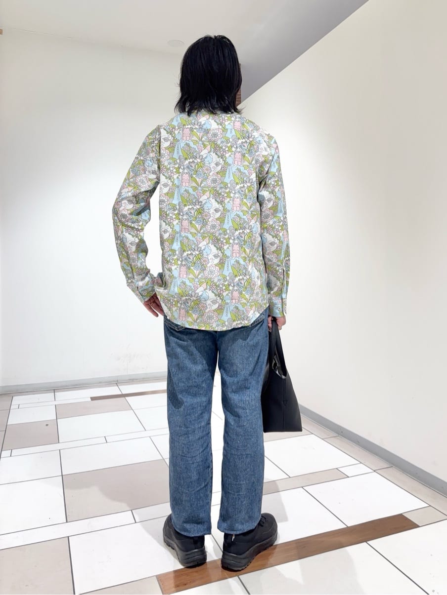 及川さんの「TAKEO KIKUCHI｜【BOWLER HAT LABEL】ビリケンプリント 長袖シャツ」を使ったコーディネート