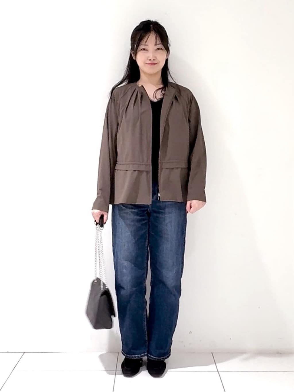 momokoさんの「INDIVI｜フェザーモールニットベスト」を使ったコーディネート