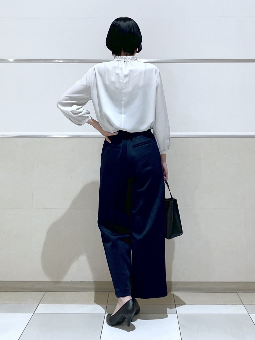 eriko さんの「Dessin｜【洗える】フリルネックジョーゼットブラウス」を使ったコーディネート