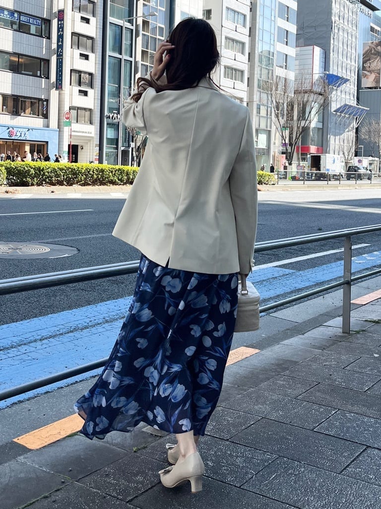 はばさんの「Couture brooch｜【洗える・ハレの日・通勤】配色 細リボンタイ ブラウス」を使ったコーディネート