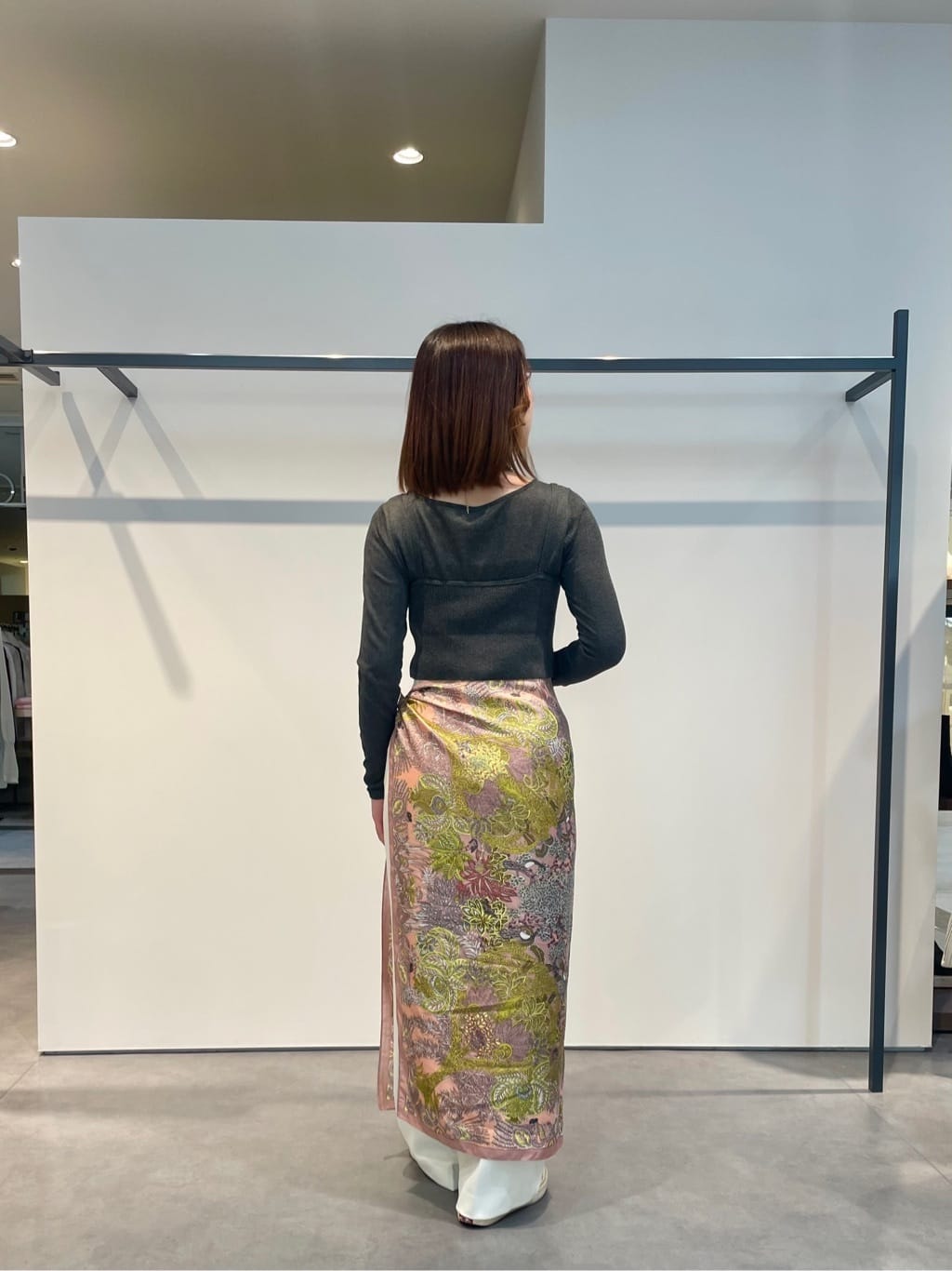 amiさんの「INDIVI｜Timeless｜ストレートフレアパンツ」を使ったコーディネート