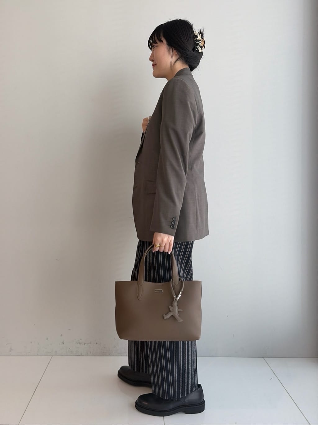 Akutagawaさんの「TAKEO KIKUCHI｜ワンストローク刺繍 半袖 Tシャツ」を使ったコーディネート