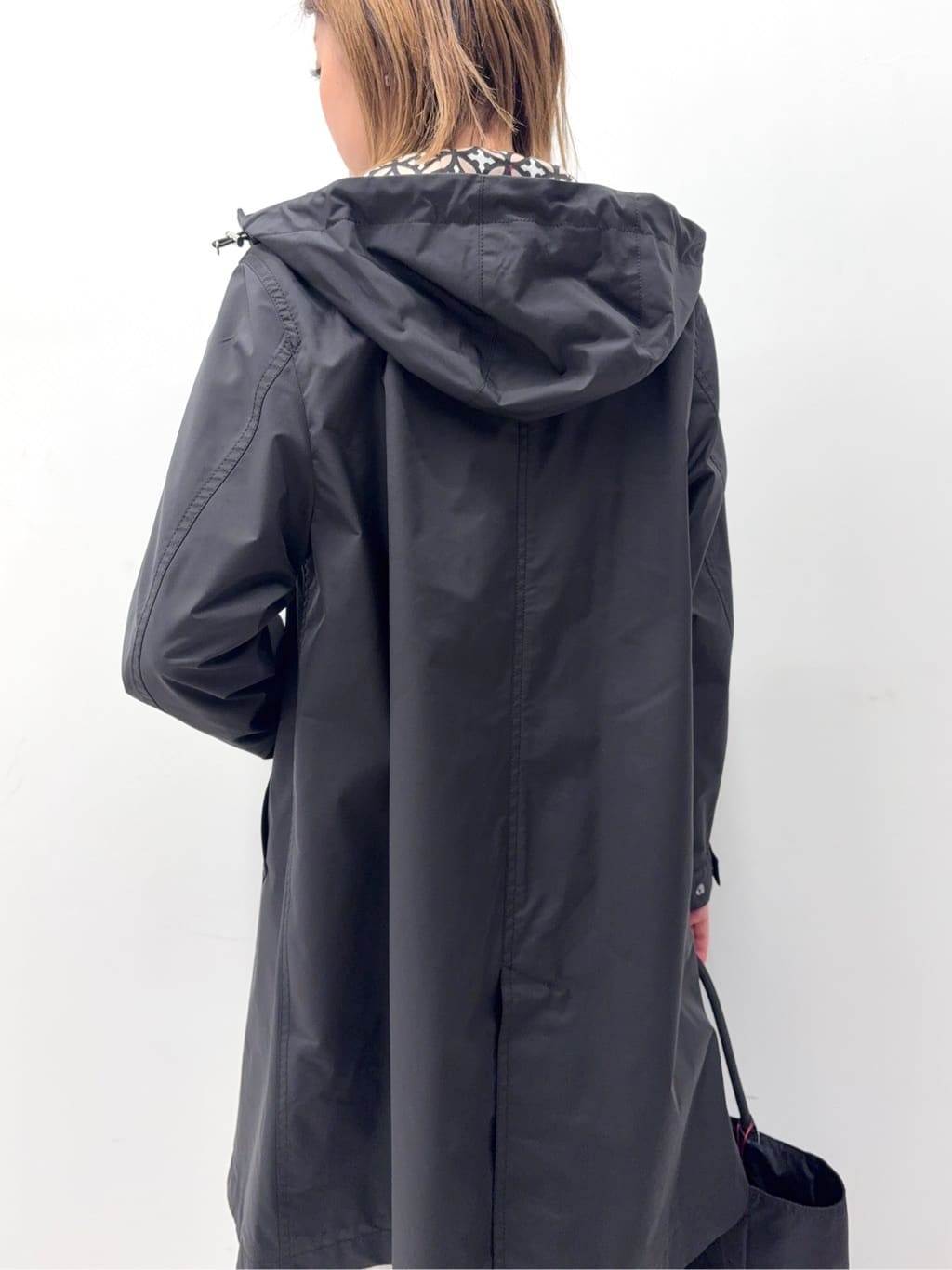 Nishijimaさんの「DRESSTERIOR｜【ウォッシャブル/撥水素材】撥水フーテッドツイルコート」を使ったコーディネート
