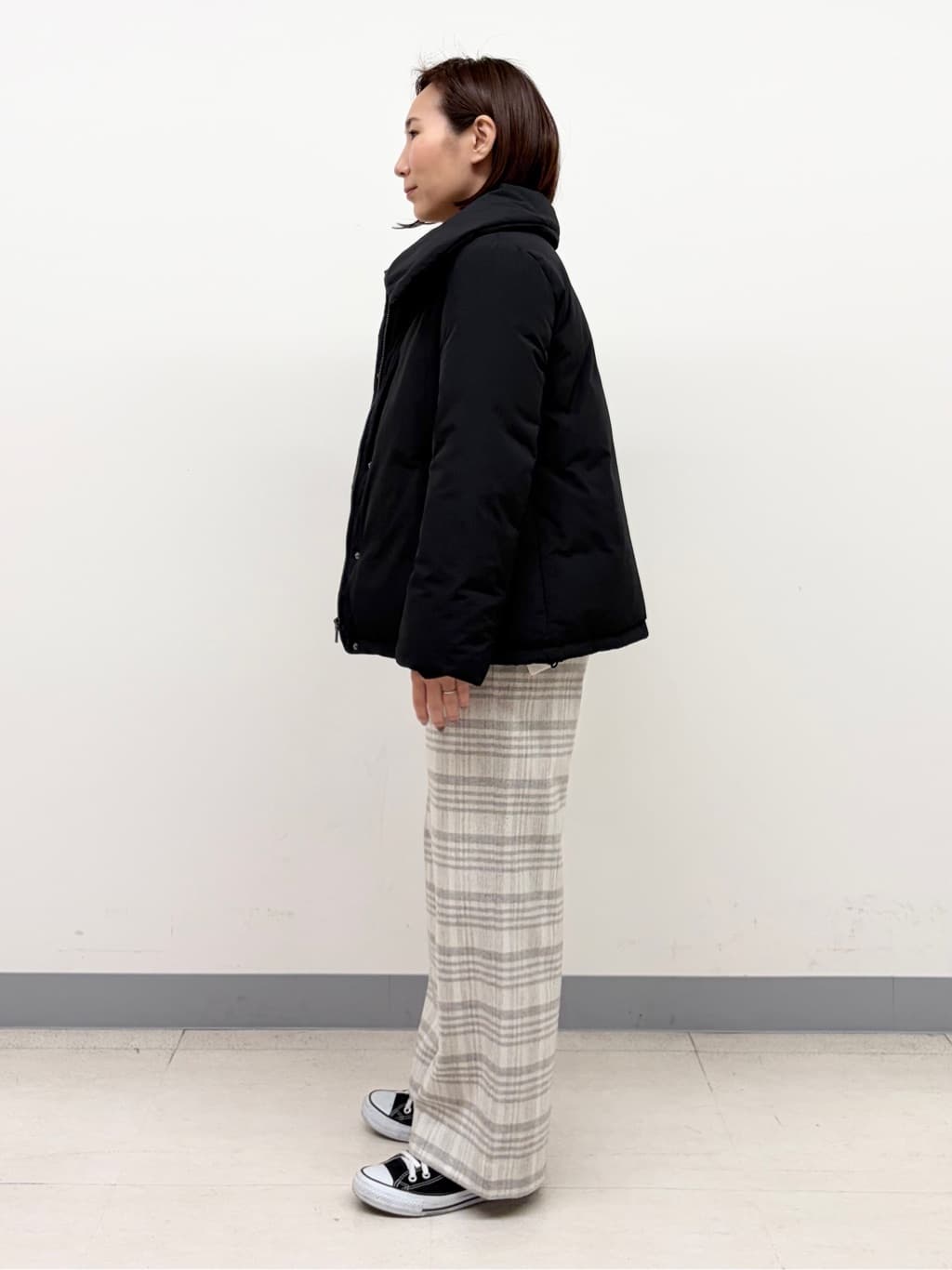 YUKARIさんの「INDIVI｜【撥水／洗える／デザイン衿】ステッチレス ショートダウンコート」を使ったコーディネート