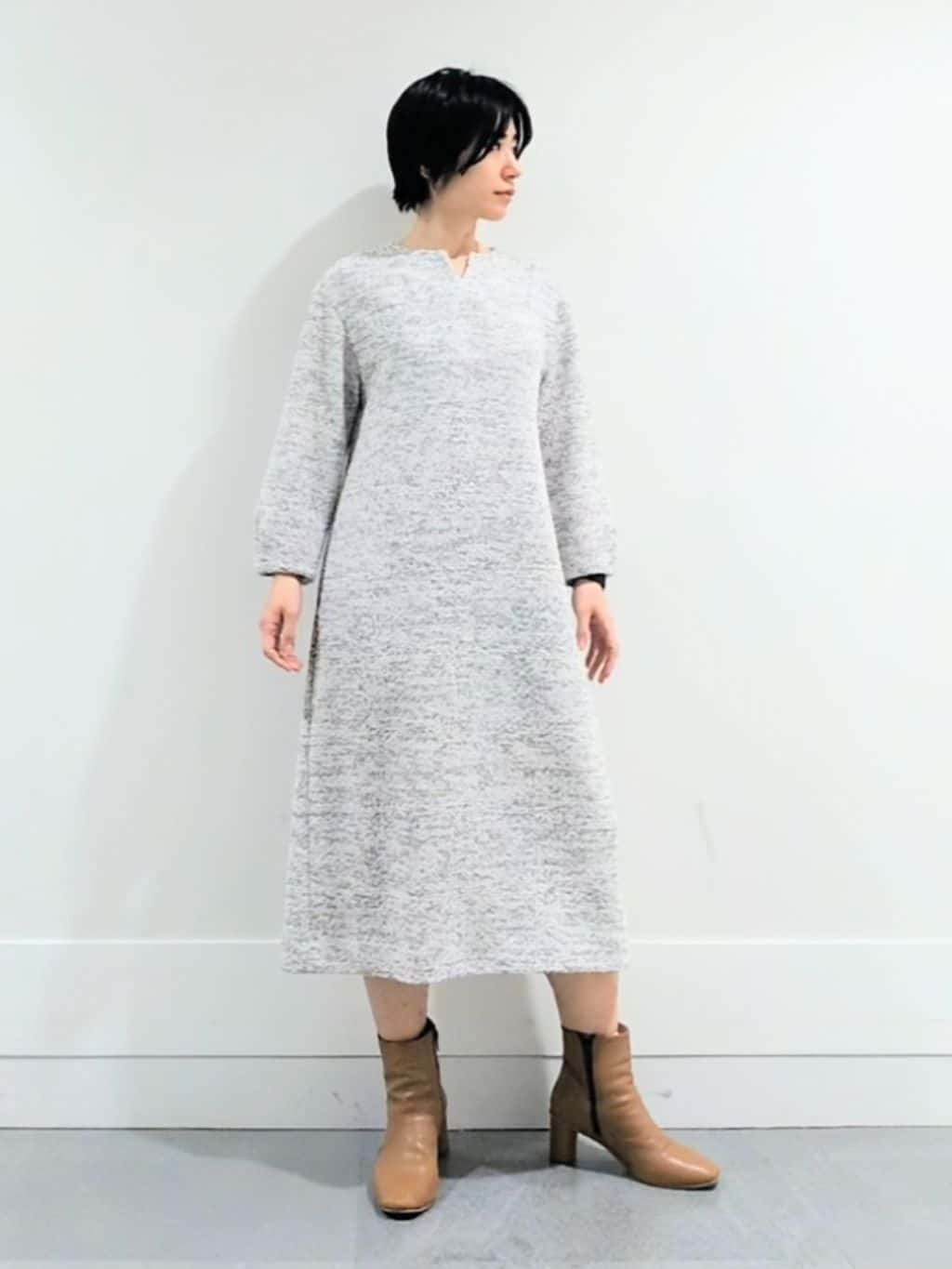 ミズタさんの「UNTITLED｜【はっ水機能/フード取り外し可/防寒】ロングダウンコート」を使ったコーディネート