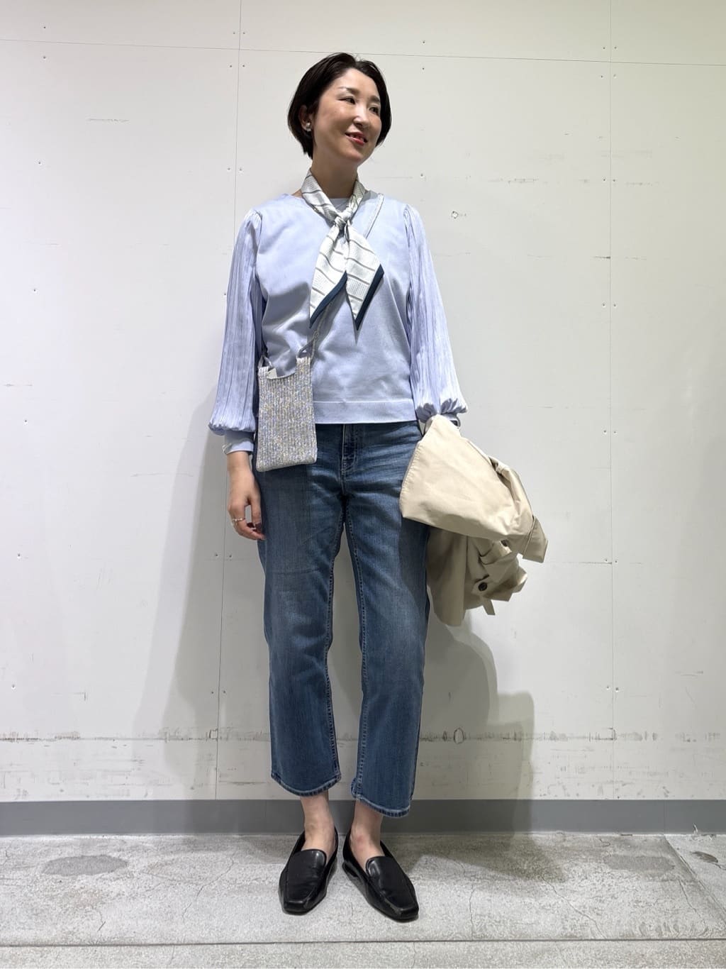 yuriさんの「INDIVI｜【花粉付着防止／撥水／UVケア】名品トレンチコート」を使ったコーディネート