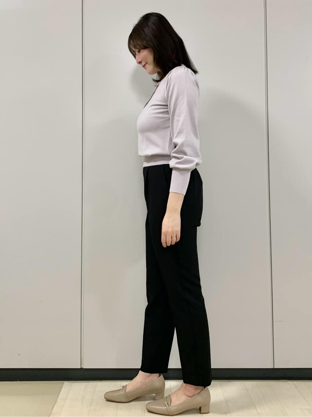 kasumiさんの「index｜ビジューボタンヘンリーネックニット【洗濯機OK】」を使ったコーディネート