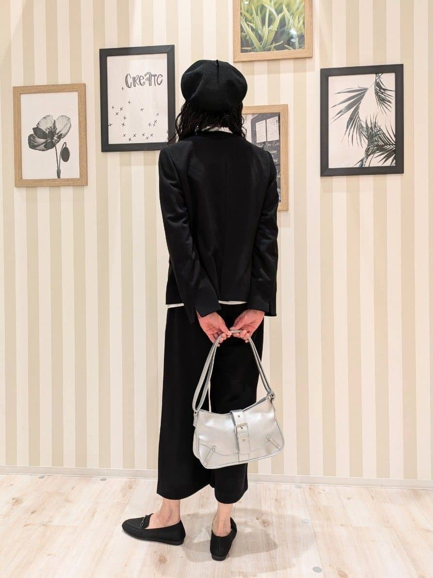 Mikiさんの「SHOO･LA･RUE｜【洗濯機可/セットアップ可/S-3L】きちんと楽に。カットジョーゼットノーカラージャケット」を使ったコーディネート