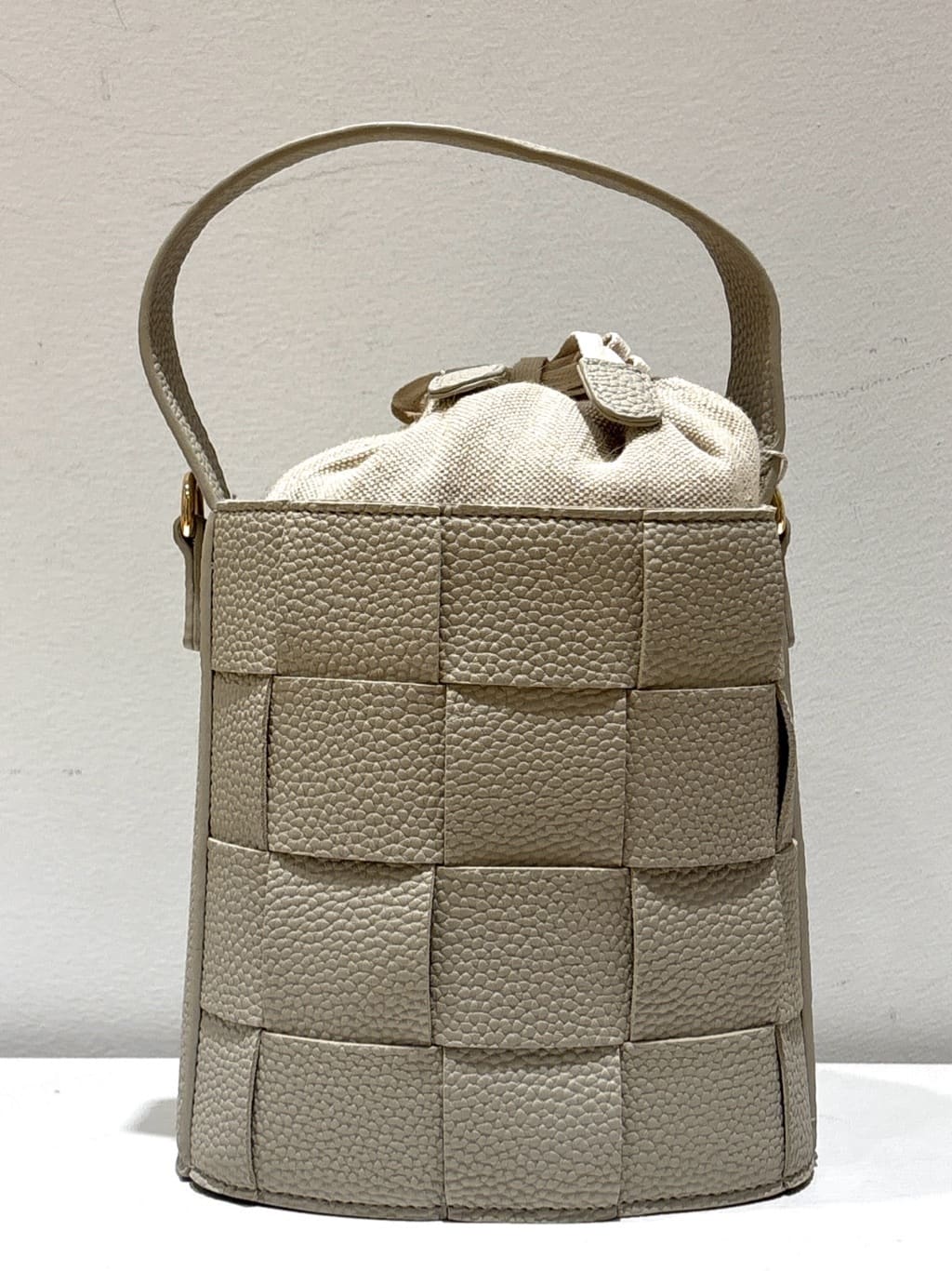 yumiさんの「Dessin｜【2WAY】メッシュバケツBAG」を使ったコーディネート