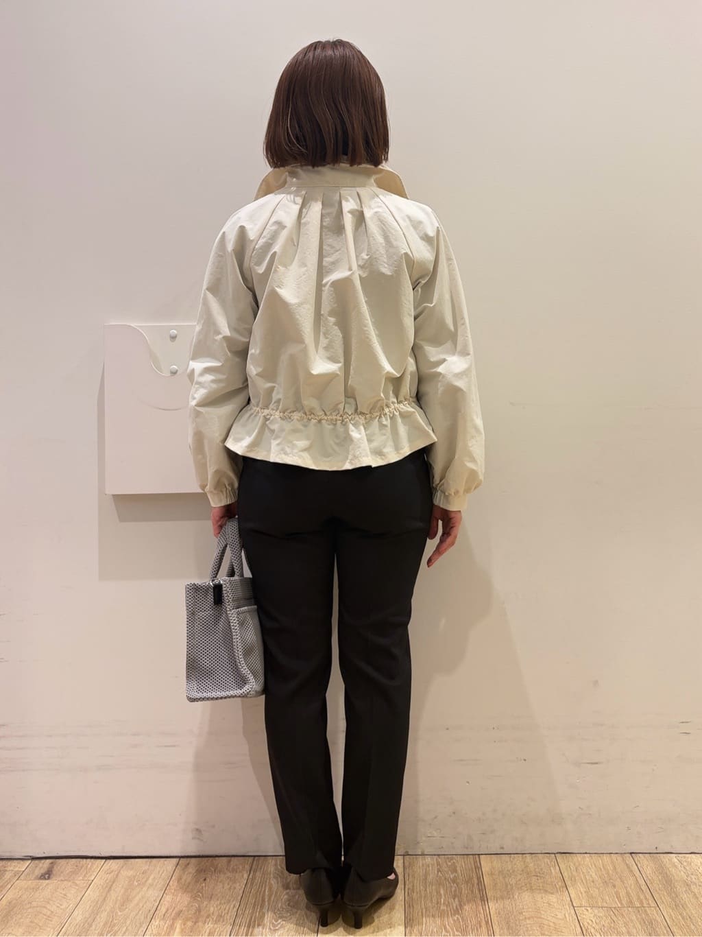 YUKOさんの「index｜フリルキーネックシャツ【洗濯機OK／イージーアイロン／防シワ】《XS～LL／7col》」を使ったコーディネート