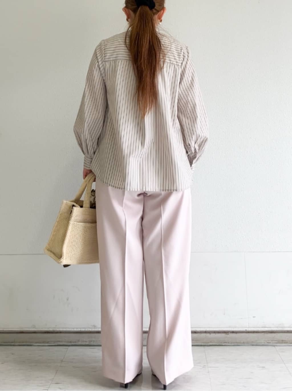 MIPPOさんの「index｜フロントラップ風ハイウエストワイドパンツ【洗濯機OK／ストレッチ／イージーアイロン】」を使ったコーディネート