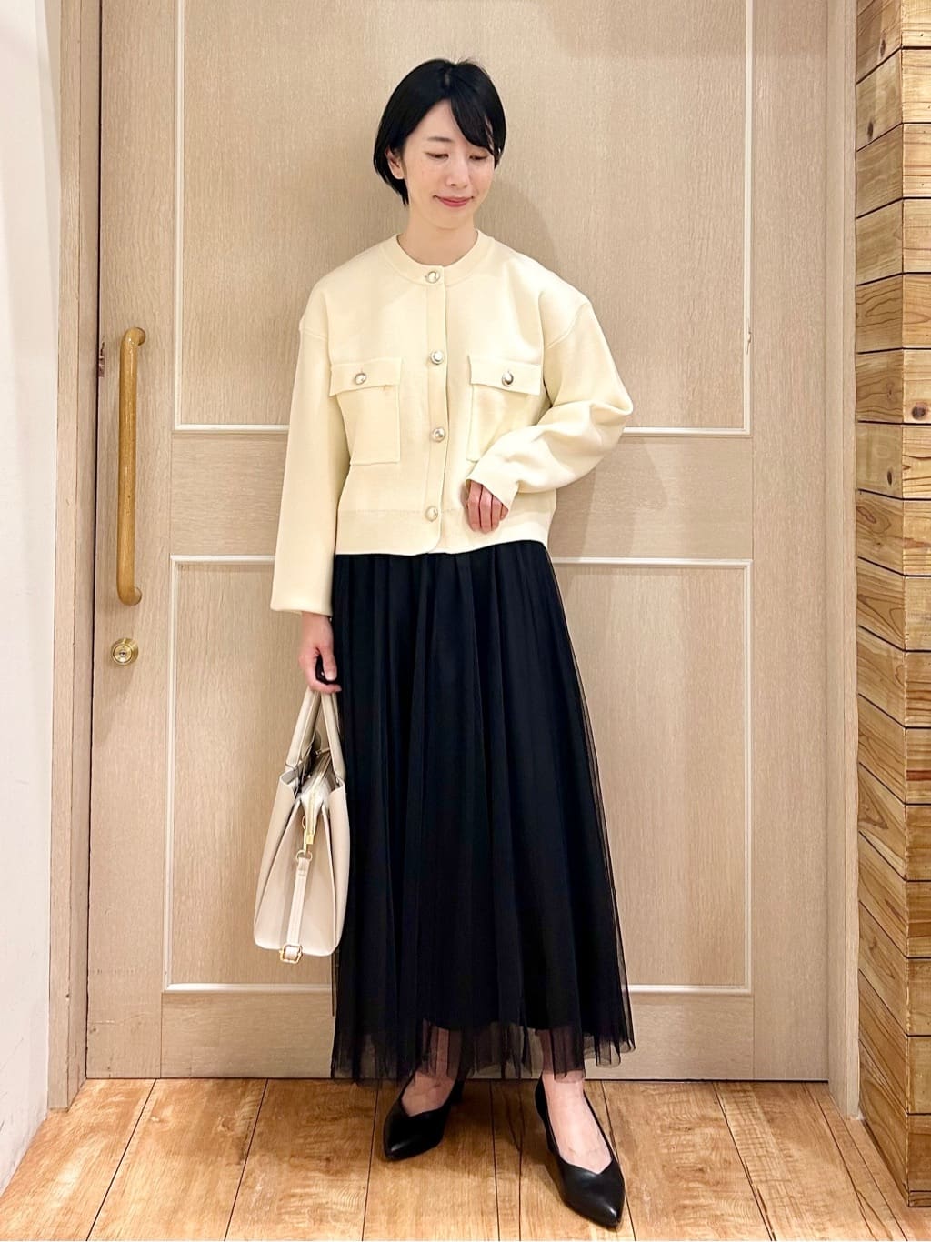 ちぐささんの「SHOO･LA･RUE｜【洗濯機可/S-LL】1枚でも羽織りでも 華やか上品カーデ」を使ったコーディネート