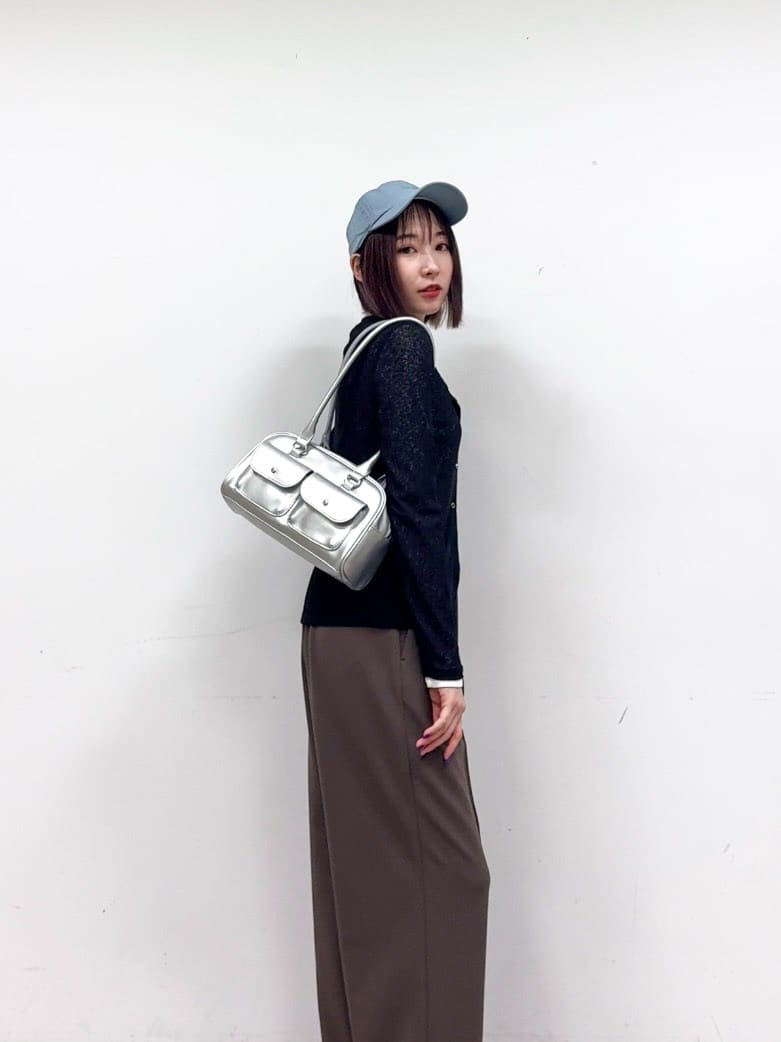 𝐜𝐡𝐢𝐤𝐚さんの「SHOO･LA･RUE｜【高レビュー/S-LL/着丈選べる/洗濯後しわになりにくい】スマートに見えるイージーワイドパンツ」を使ったコーディネート
