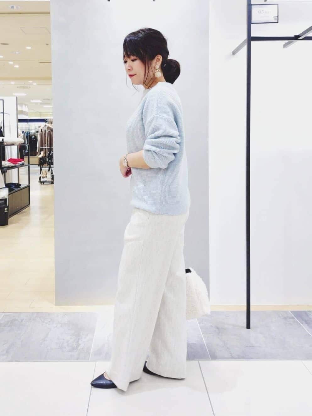 TOMOMIさんの「INDIVI｜【撥水／洗える】ステッチレス ロングダウンコート」を使ったコーディネート