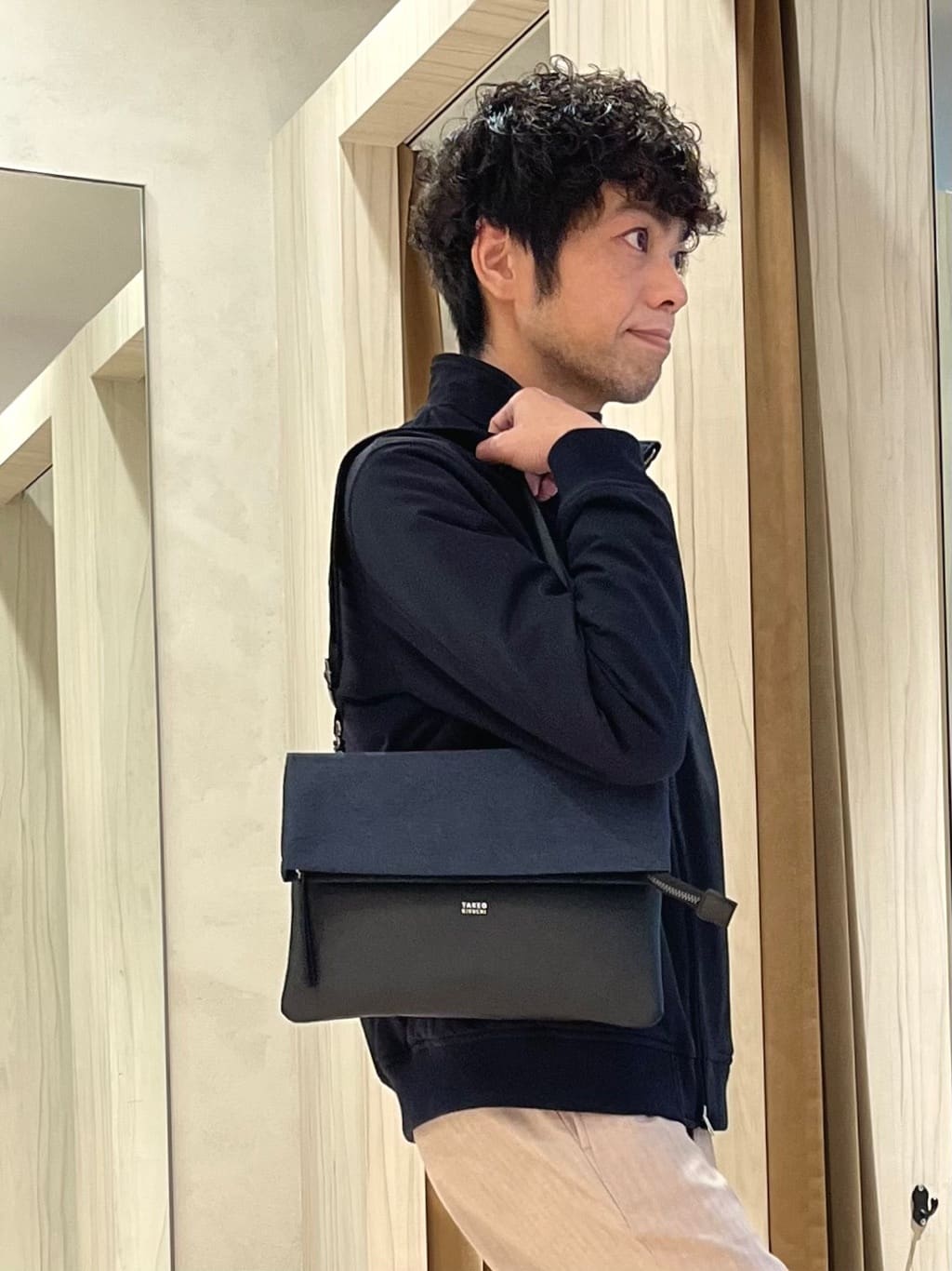 URAさんの「TAKEO KIKUCHI｜スタンドカラー ショート リブ ブルゾン」を使ったコーディネート