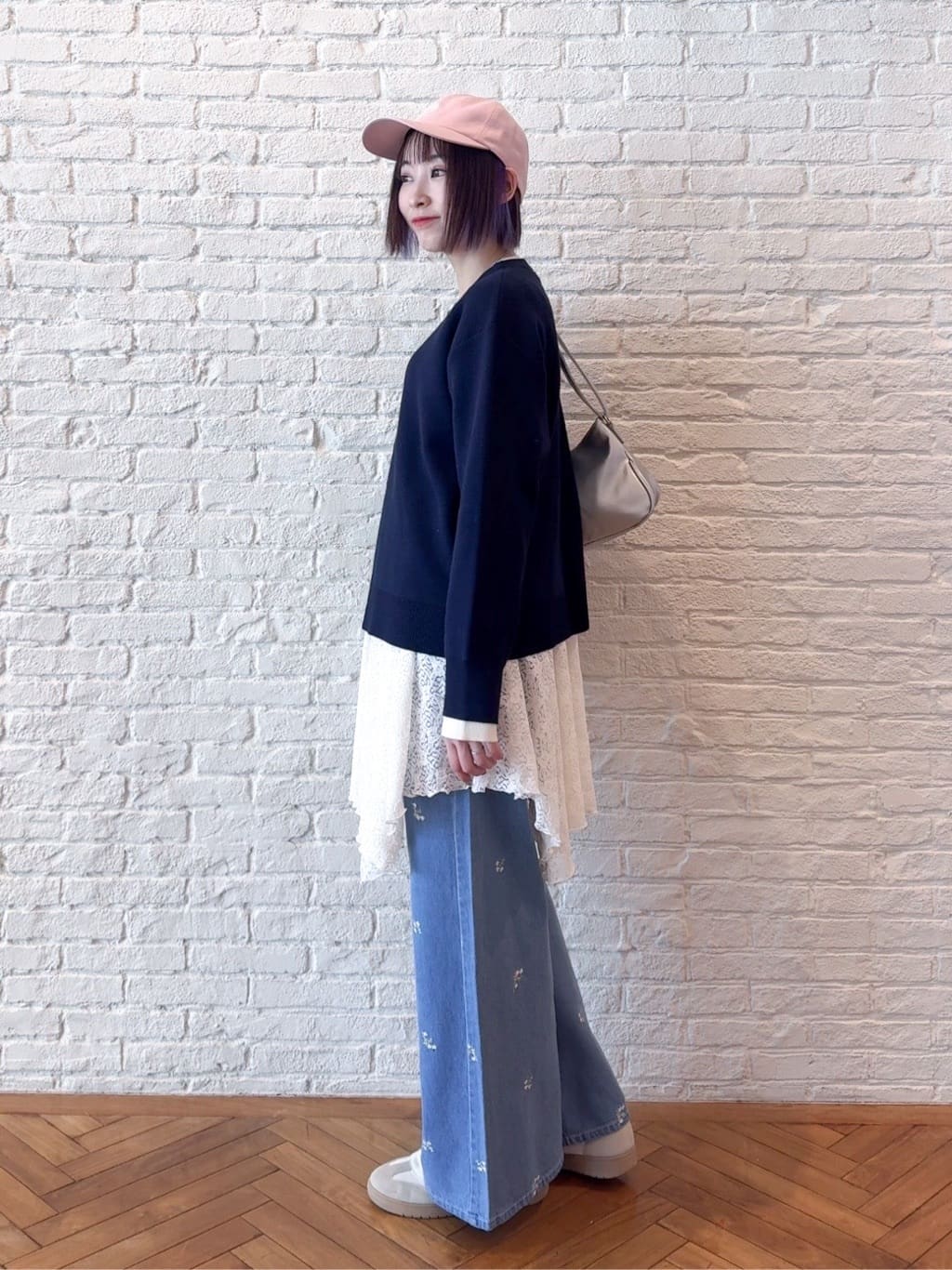 𝐜𝐡𝐢𝐤𝐚さんの「SHOO･LA･RUE｜【前後2WAYネック】レイヤードスタイルにおすすめ レースキャミチュニック」を使ったコーディネート