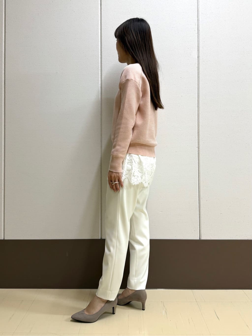 mamiさんの「INDIVI｜【洗える／レイヤードにおすすめ】レース切り替えカットソー」を使ったコーディネート