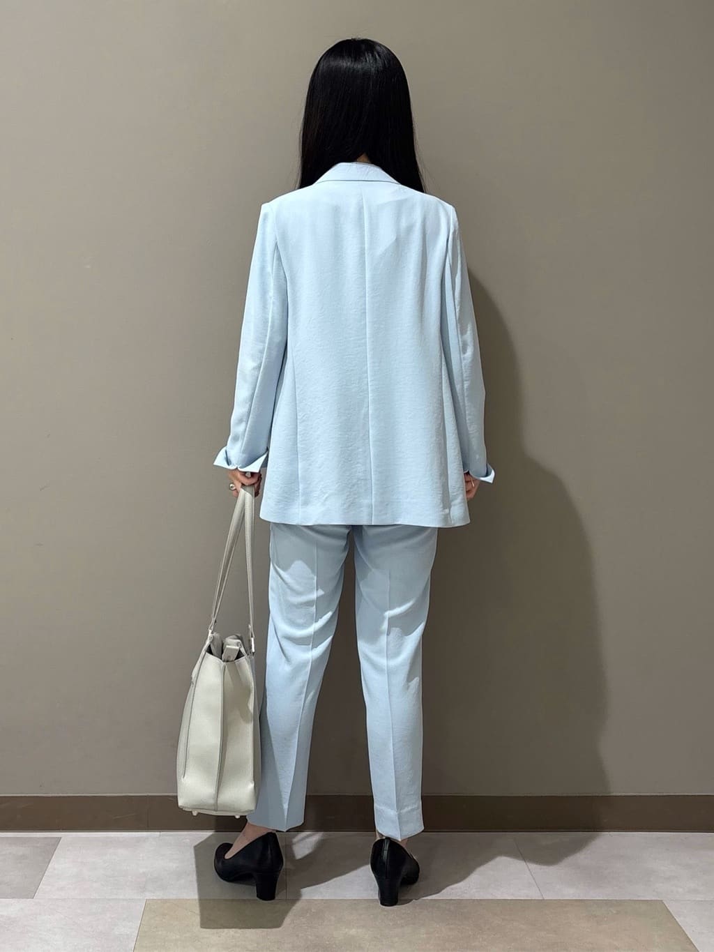 KEIKOさんの「INDIVI｜【洗える／多機能／SETUP可】着る日傘ダブルジャケット」を使ったコーディネート