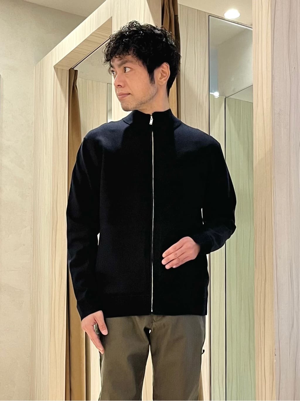 URAさんの「TAKEO KIKUCHI｜【3WAY】ドビー ダウンライナー付ブルゾン」を使ったコーディネート