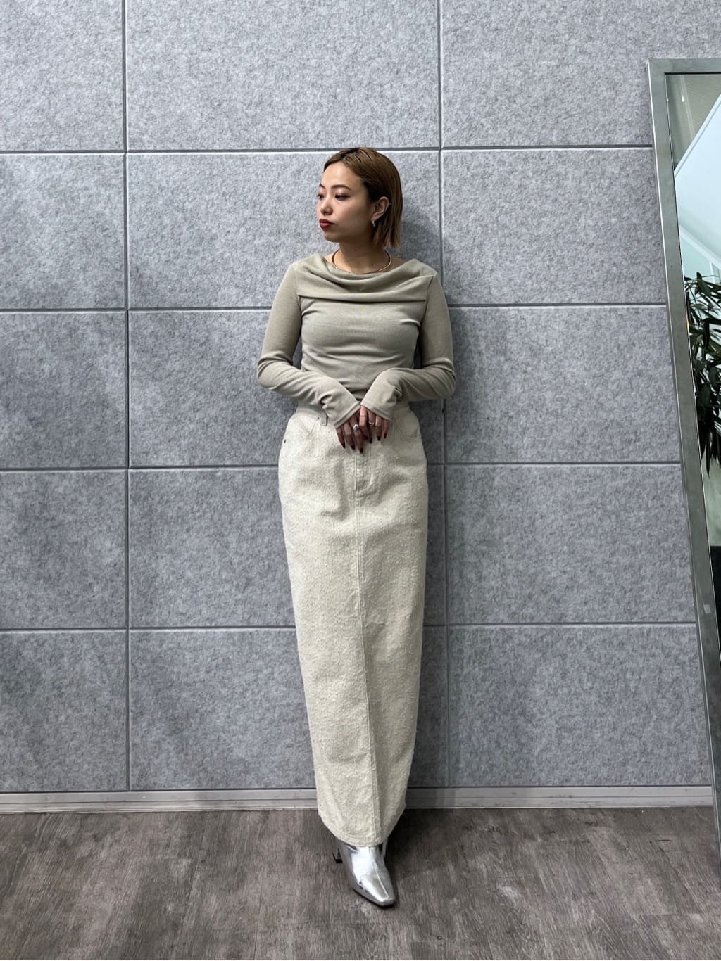 Harukaさんの「INDIVI｜オフショルカットソー」を使ったコーディネート