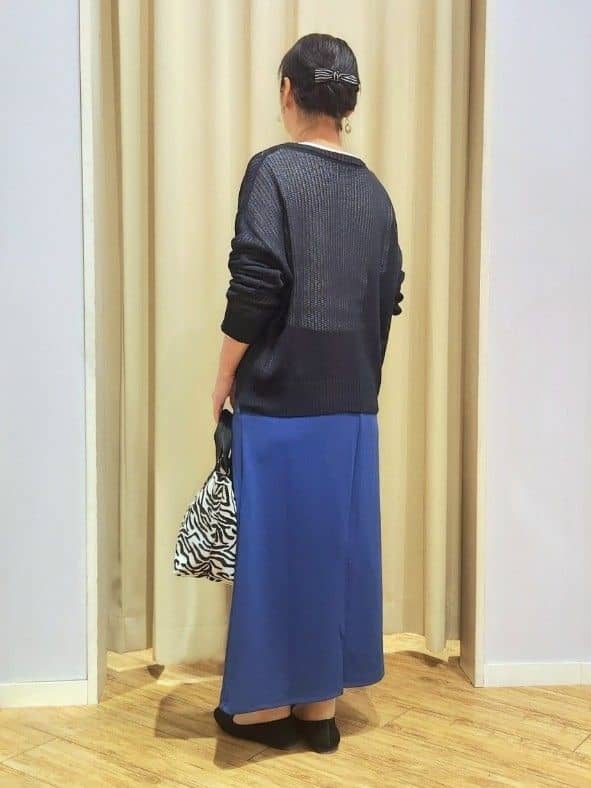くまさんの「SHOO･LA･RUE｜【洗濯機可/S-LL】キーネックでお顔周りすっきり ざっくり編みカーディガン」を使ったコーディネート