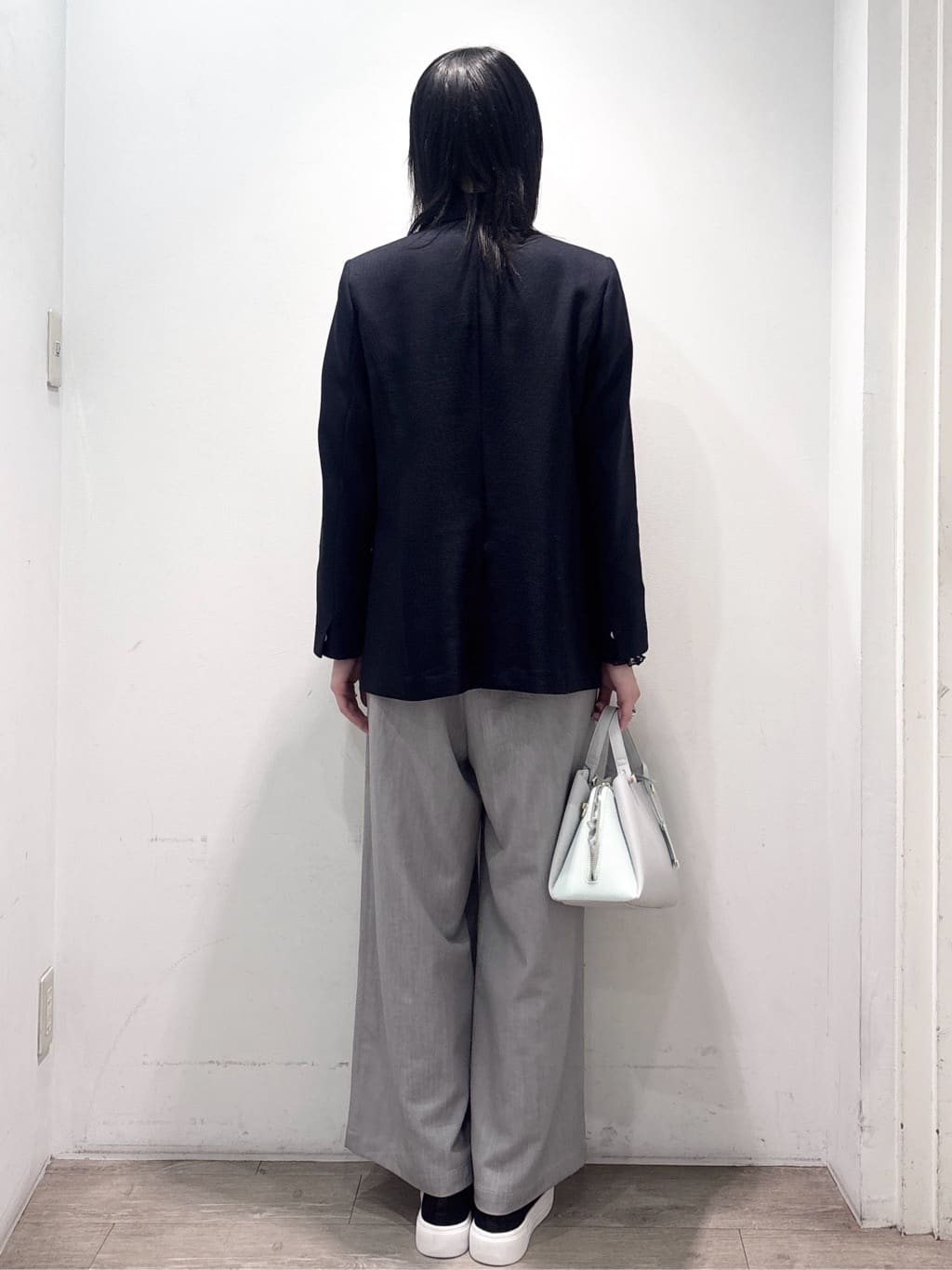くっしーさんの「OPAQUE.CLIP｜金ボタンダブルブレストテーラードジャケット／セットアップ対応【洗える】」を使ったコーディネート