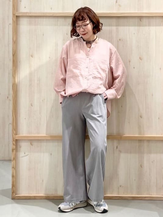 nakoさんの「THE SHOP TK｜【刻みネックですっきり見え】Wポケット金ボタンシャツ」を使ったコーディネート