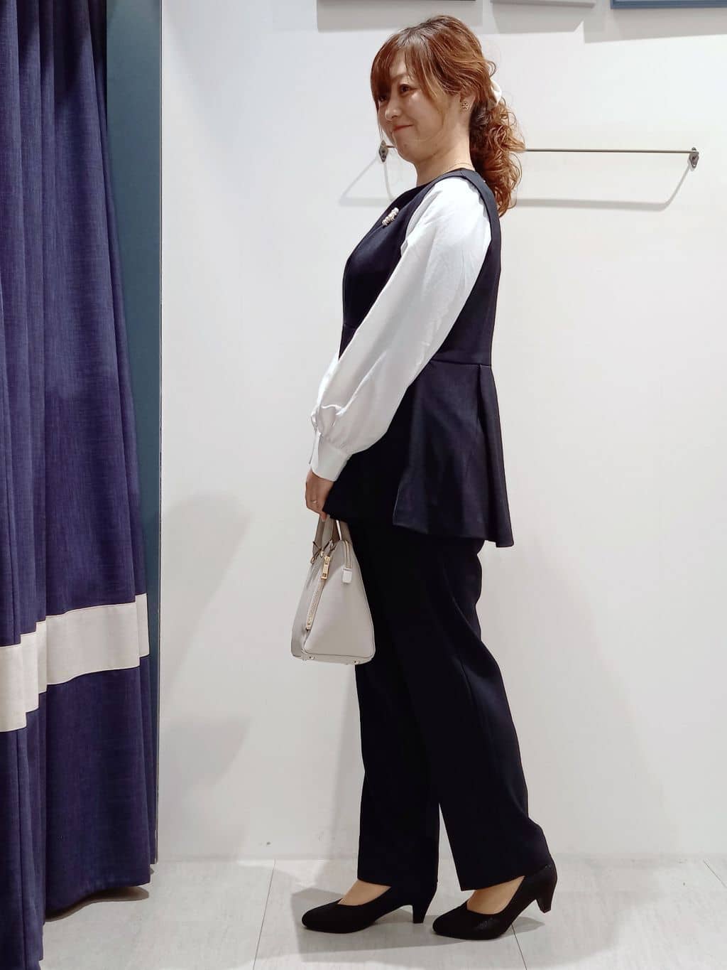 miiさんの「grove｜【マシンウォッシュ/防シワ】袖ドッキングペプラムブラウス【着回しカセット】」を使ったコーディネート