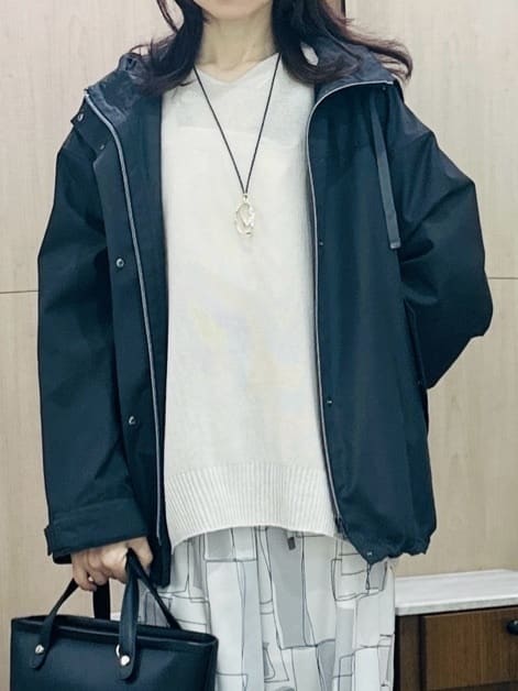 Miwaさんの「UNTITLED｜【7色展開/洗える/程よい透け感】ドライタッチVネックニット」を使ったコーディネート