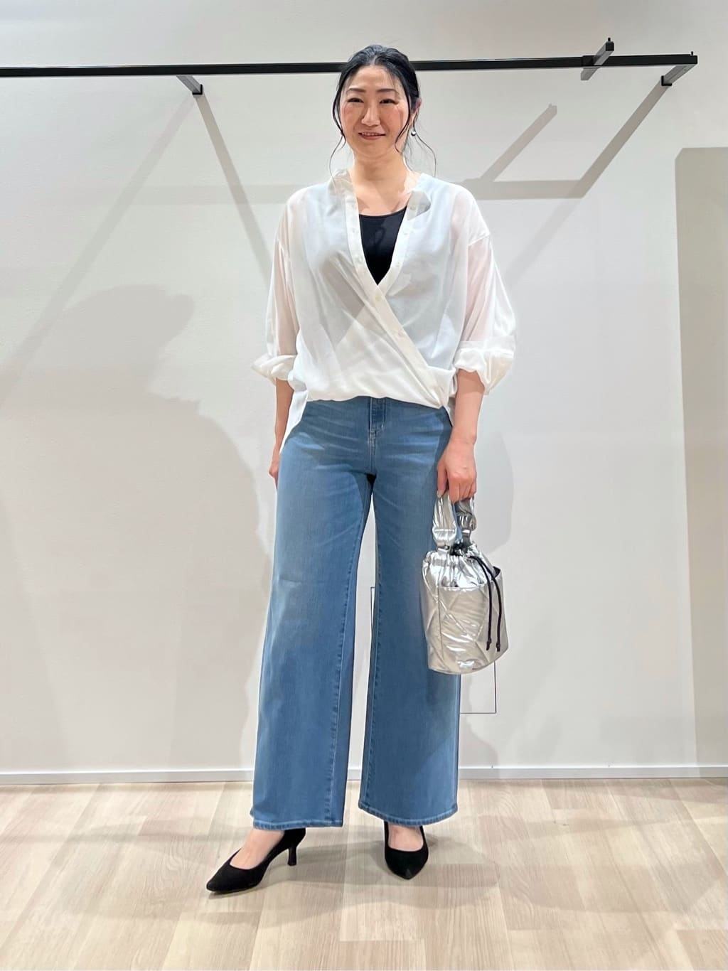 TOMOMIさんの「UNTITLED｜【2WAY／シアー】バイアスチェック柄＆無地 カシュクールシャツ」を使ったコーディネート