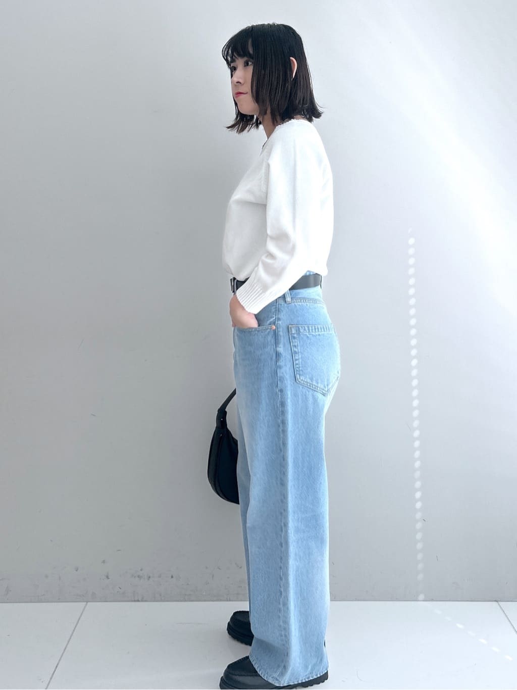Hirokaさんの「Dessin｜【洗える】コットンVネックニット」を使ったコーディネート