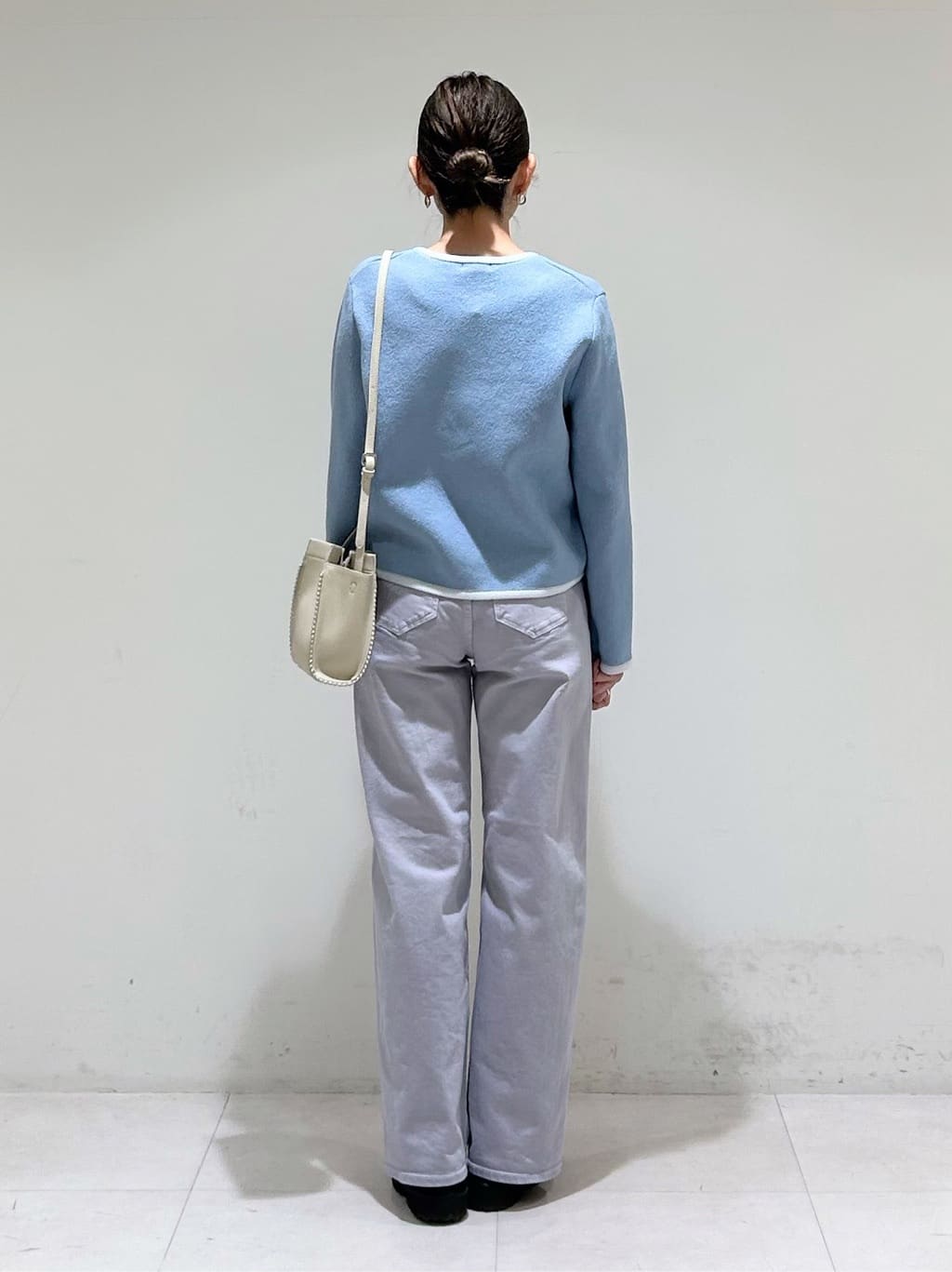 tsuyuさんの「INDIVI｜【合皮】スタッズ風メタルポシェットバッグ」を使ったコーディネート