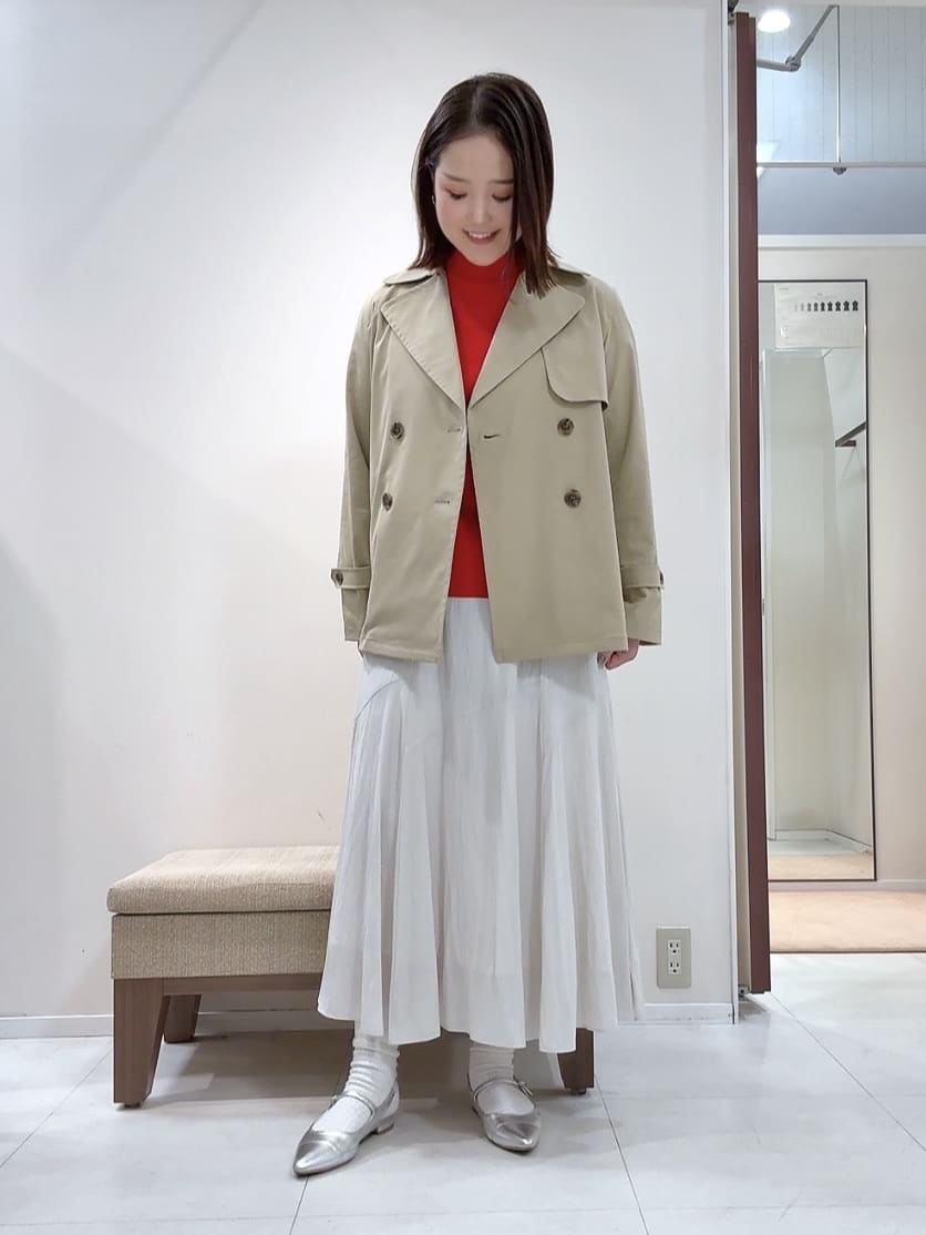 YUIさんの「UNTITLED｜【定番人気/はっ水/洗える】タスランショートトレンチコート」を使ったコーディネート