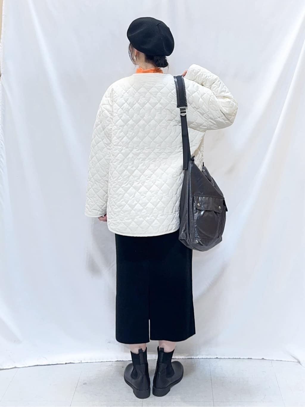𝐇𝐢𝐫𝐨𝐦𝐢さんの「SHOO･LA･RUE｜【S-LL】カジュアルすぎない大人のフォト刺繍裏毛スウェット」を使ったコーディネート