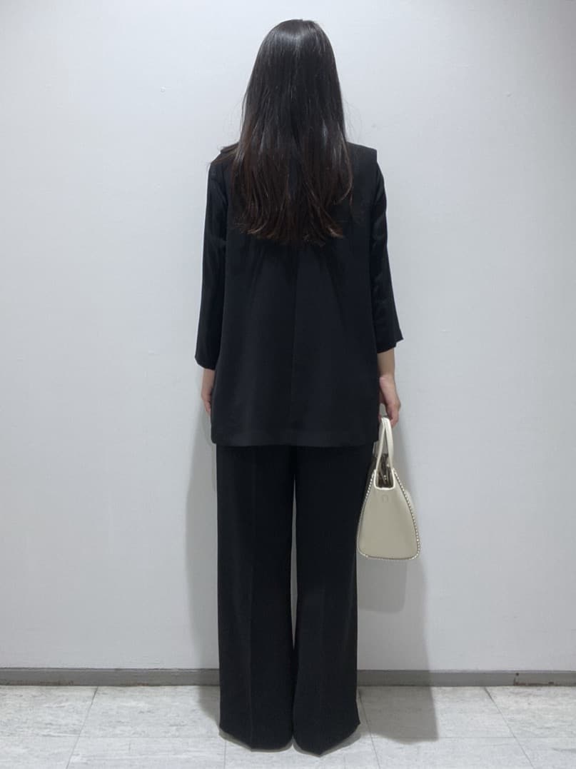meiさんの「INDIVI｜【洗える／UVケア／SETUP可】着る日傘ペプラムブラウス」を使ったコーディネート
