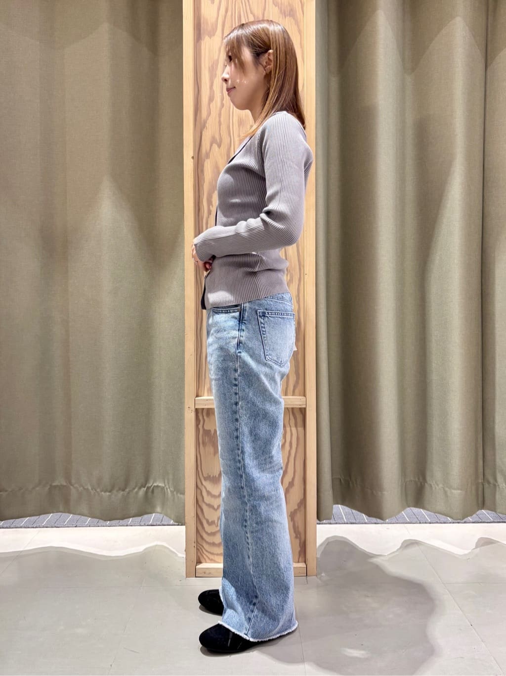 HaNeさんの「THE SHOP TK｜レースレイヤードリブニット」を使ったコーディネート