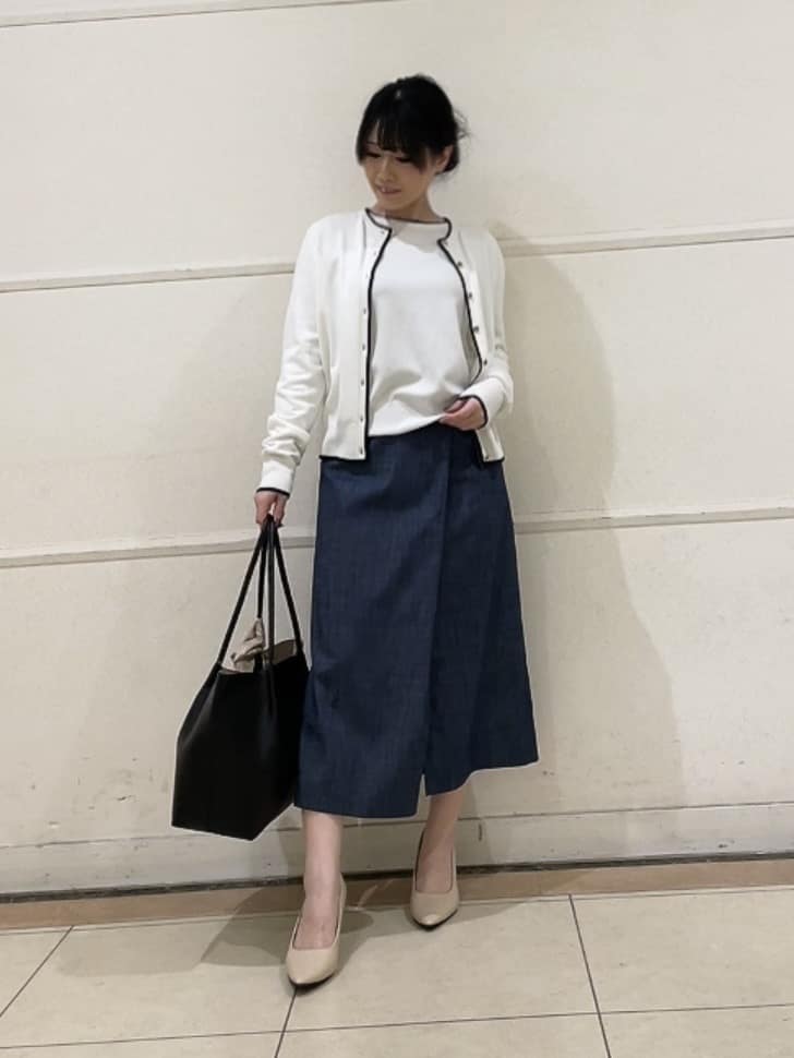 watanabeさんの「UNTITLED｜【アンサンブル可/洗える】ウォームスパン カーディガン」を使ったコーディネート