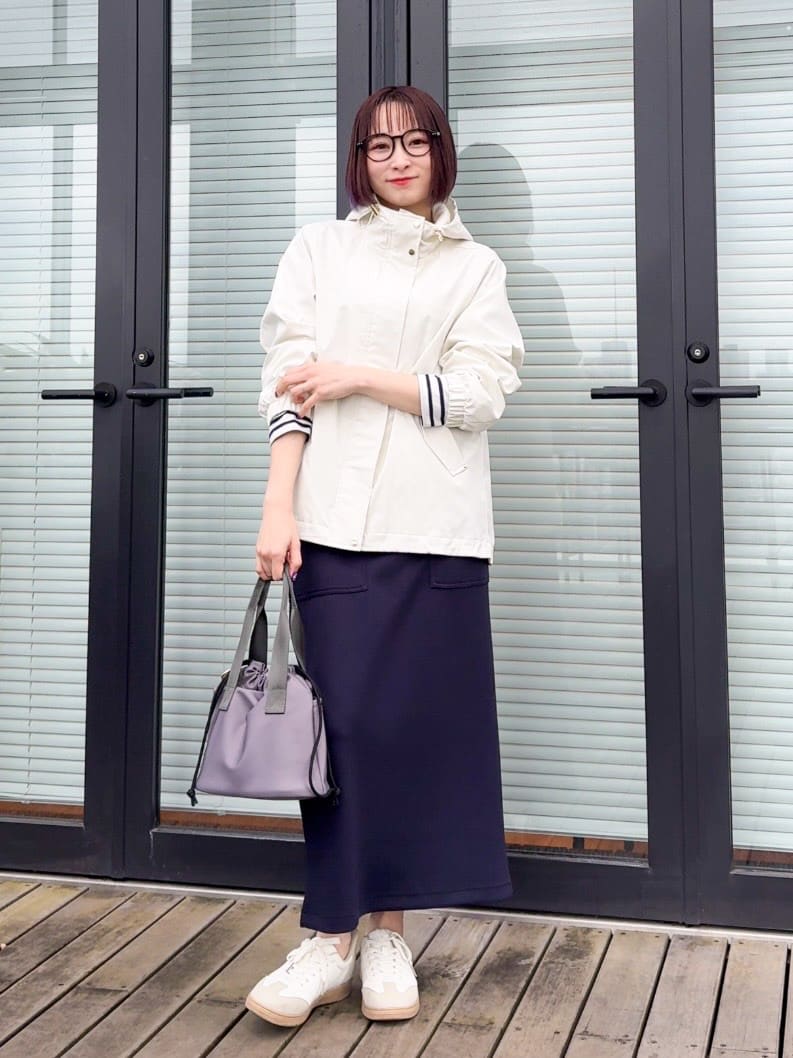 𝐜𝐡𝐢𝐤𝐚さんの「SHOO･LA･RUE｜【Lee別注／撥水】巾着ショルダーバッグ」を使ったコーディネート