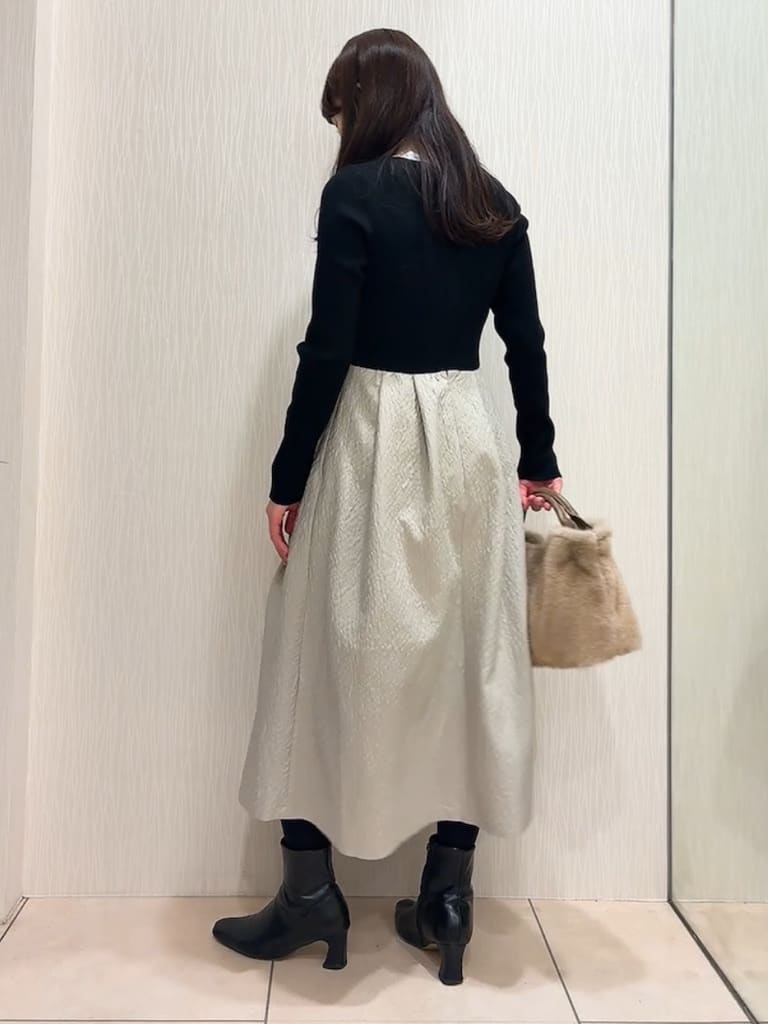 SAHOさんの「UNTITLED｜【大人フェミニン/トレンド】ニット&times;ジャカード ドッキングワンピース」を使ったコーディネート