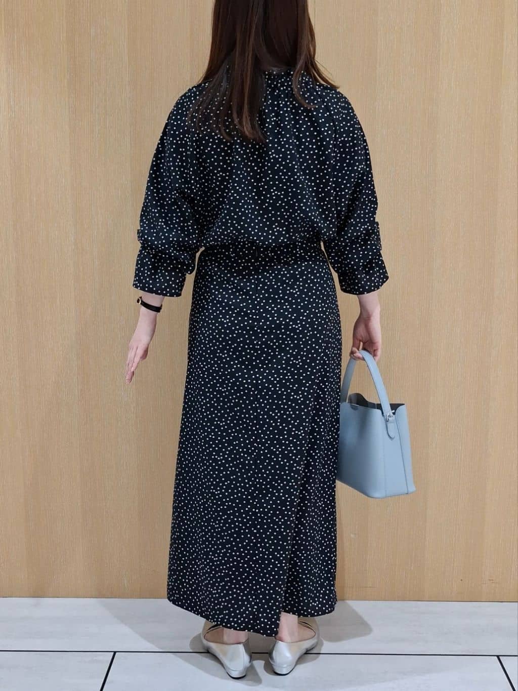 YuKaRiさんの「UNTITLED｜【セットアップ可/後ろウエストゴム】ランダムドットスカート」を使ったコーディネート