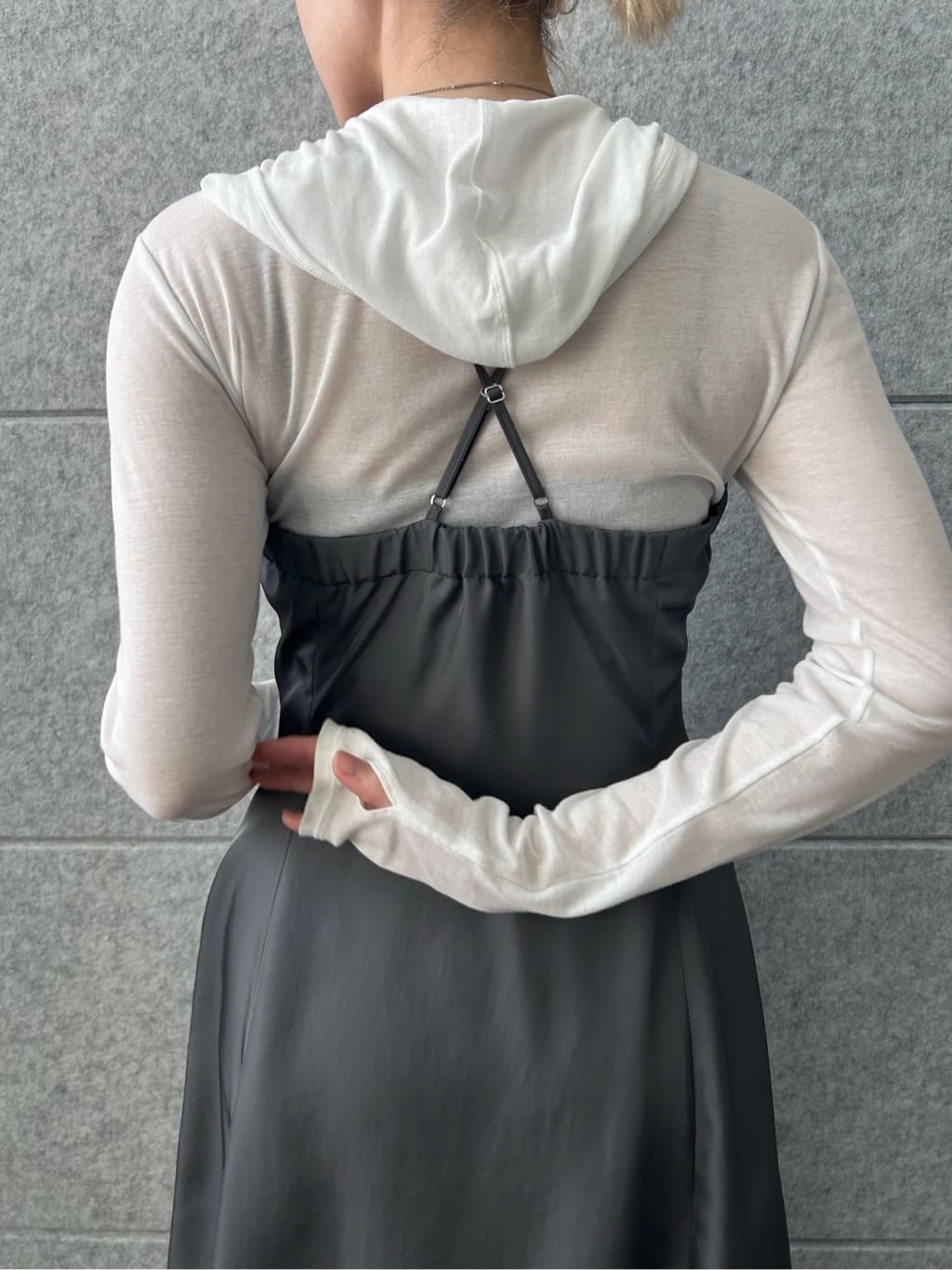honoka Aさんの「CODE A｜sensual strap cami dress」を使ったコーディネート