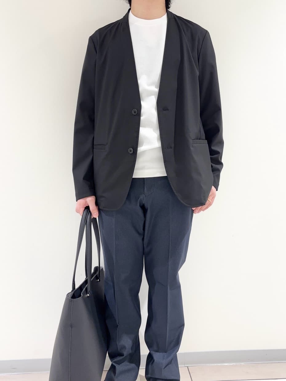 及川さんの「TAKEO KIKUCHI｜【ON／OFF兼用】CARREMANファブリック ノーカラージャケット」を使ったコーディネート
