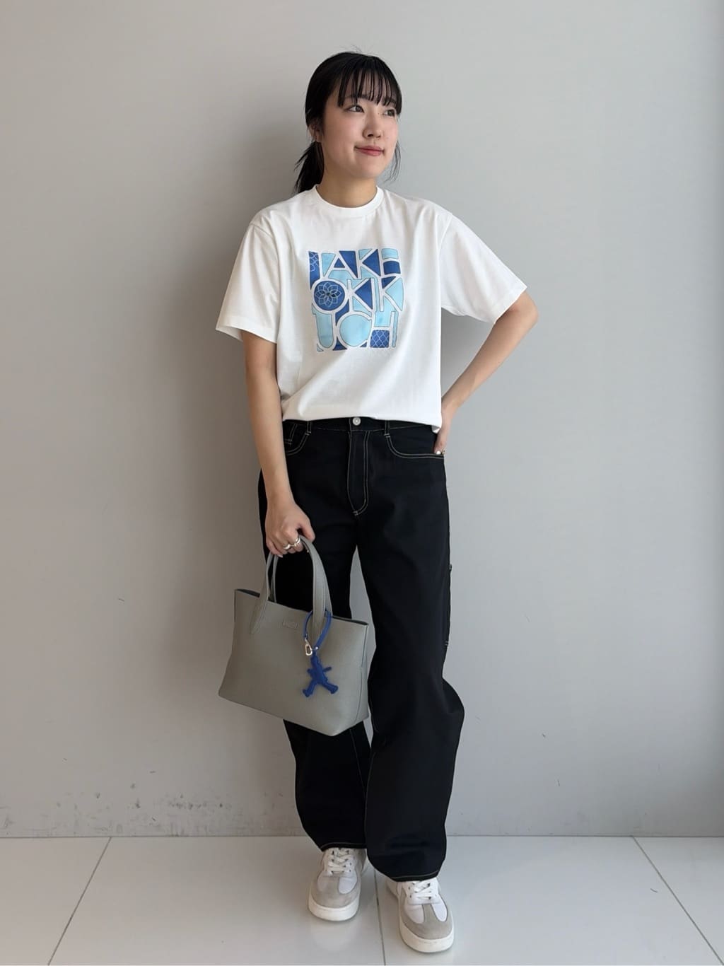 Akutagawaさんの「TAKEO KIKUCHI｜ロゴグラフィック プリントTシャツ」を使ったコーディネート
