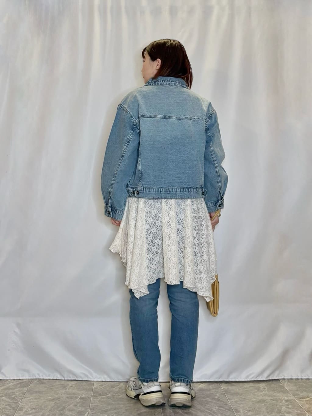 ネリさんの「SHOO･LA･RUE｜【SHOO・LA・RUE DENIM】羽織るだけでこなれる　オーバーサイズデニムジャケット」を使ったコーディネート